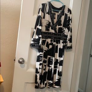 Mid Sleeve, stretch black and white dress